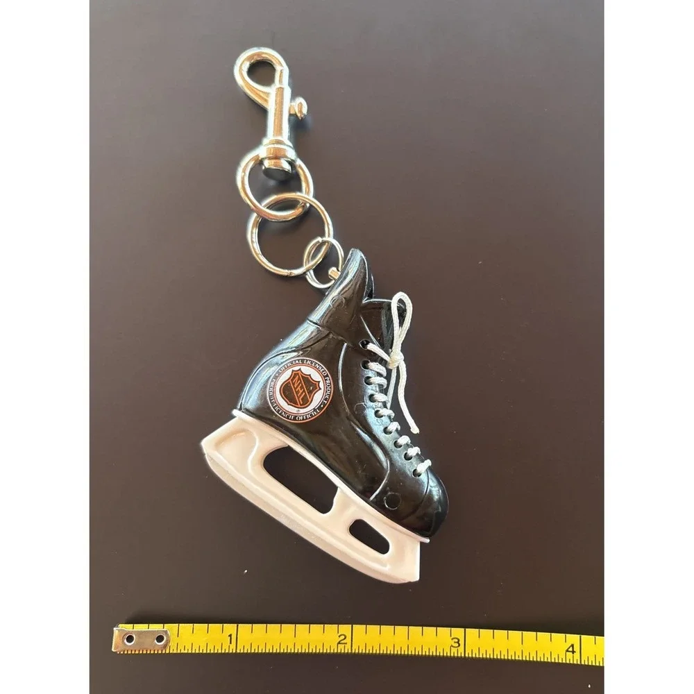 Phoenix Coyotes 1997 Defunct Team Ice Skate NHL Hockey Retro Keychain vintage